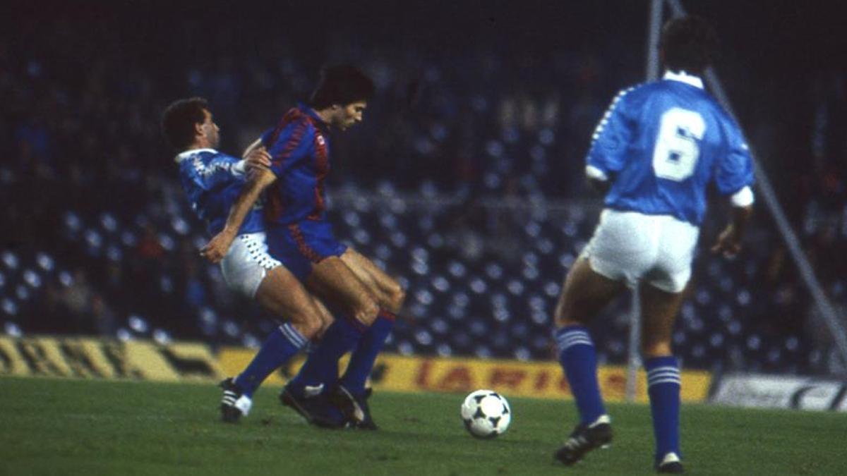 Un momento del Barça-Lleida (6-0) de Copa de la temporada 1984-85 en la que el equipo de Venables remontó el 3-1 de la ida en la Terra Ferma