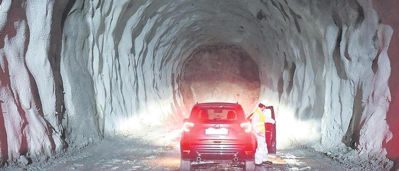 Entramos en la obra de los túneles del tren a Langosteira