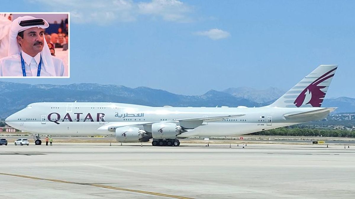 El avión del emir de Catar, aparcado este lunes en el aeropuerto de Palma.