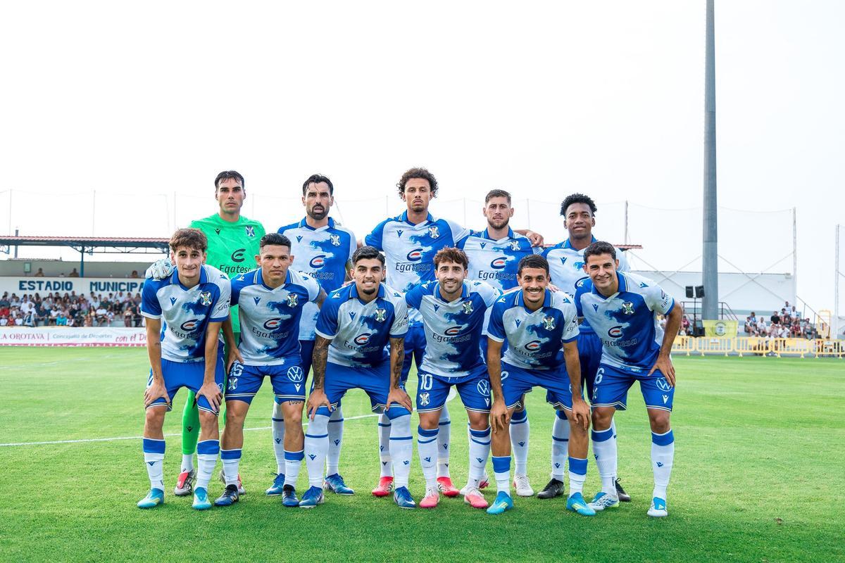 Alineación del CD Tenerife en el duelo del Trofeo Teide fente al Cádiz.