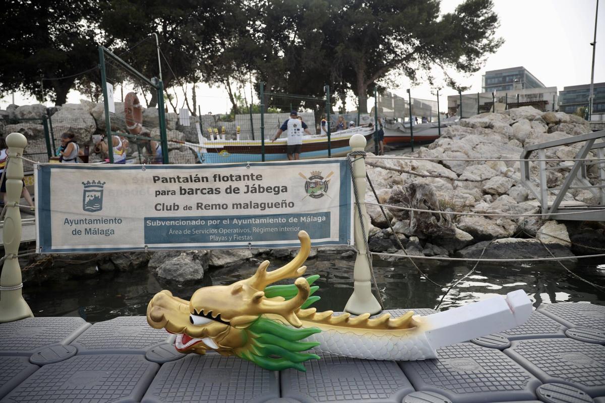 MLG 22-07-2026.-La Asociación española de Boat Dragón, formada por mujeres supervivientes de cáncer de mama, entrenan cada tarde en el pantalán ubicado en el puerto de la ciudad y donde han sido subcampeonas en Múnich.