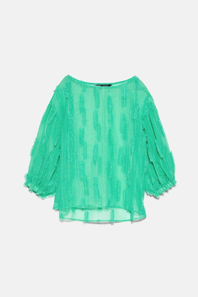 Blusa verde transparente (de las que hay que ver puestas) de Zara