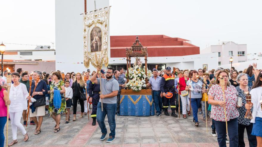 Procesión nocturna de la Virgen del Carmen en Corralejo, Fuerteventura