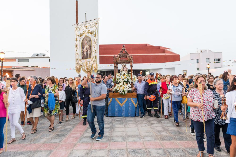 FUERTEVENTURA - Procesión nocturna de la Virgen del Carmen en Corralejo -19-7-17