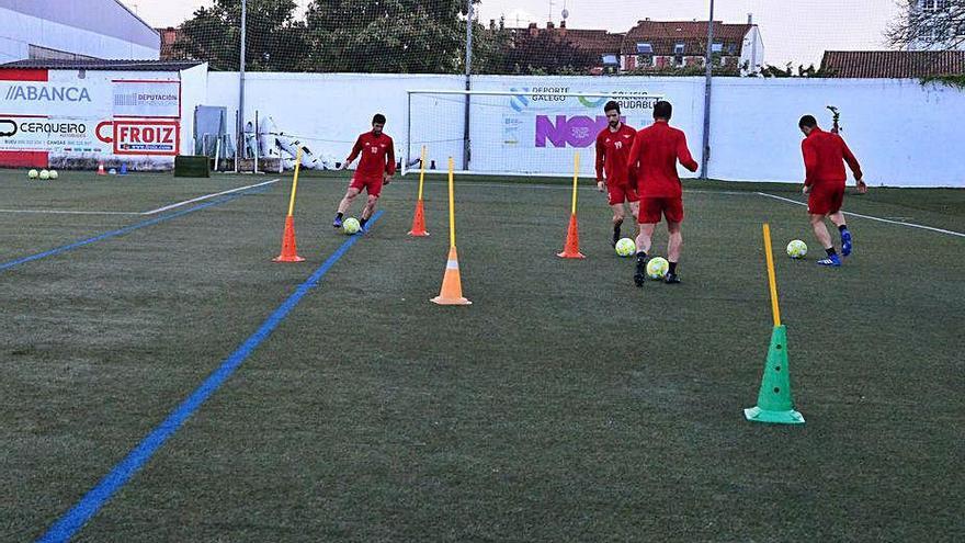 Un entrenamiento del Alondras en O Morrazo.