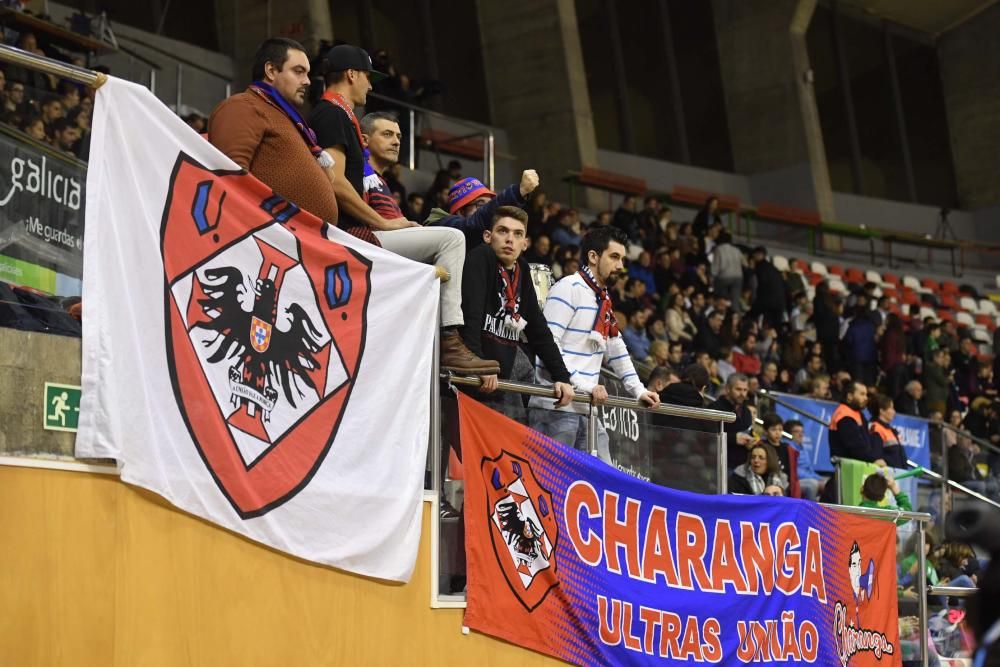 El Oliveirense supera al Deportivo Liceo en Riazor