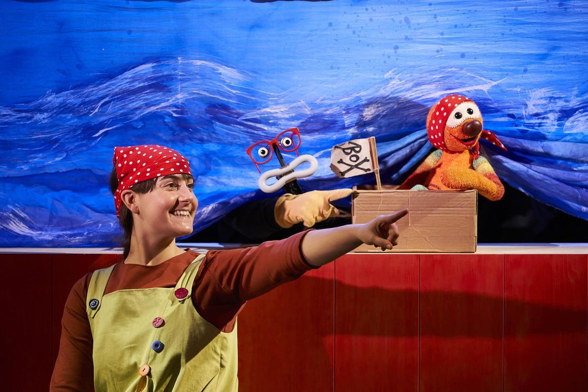 Una escena del espectáculo 'Mac Mec Mic' en el teatro de La Biblioteca