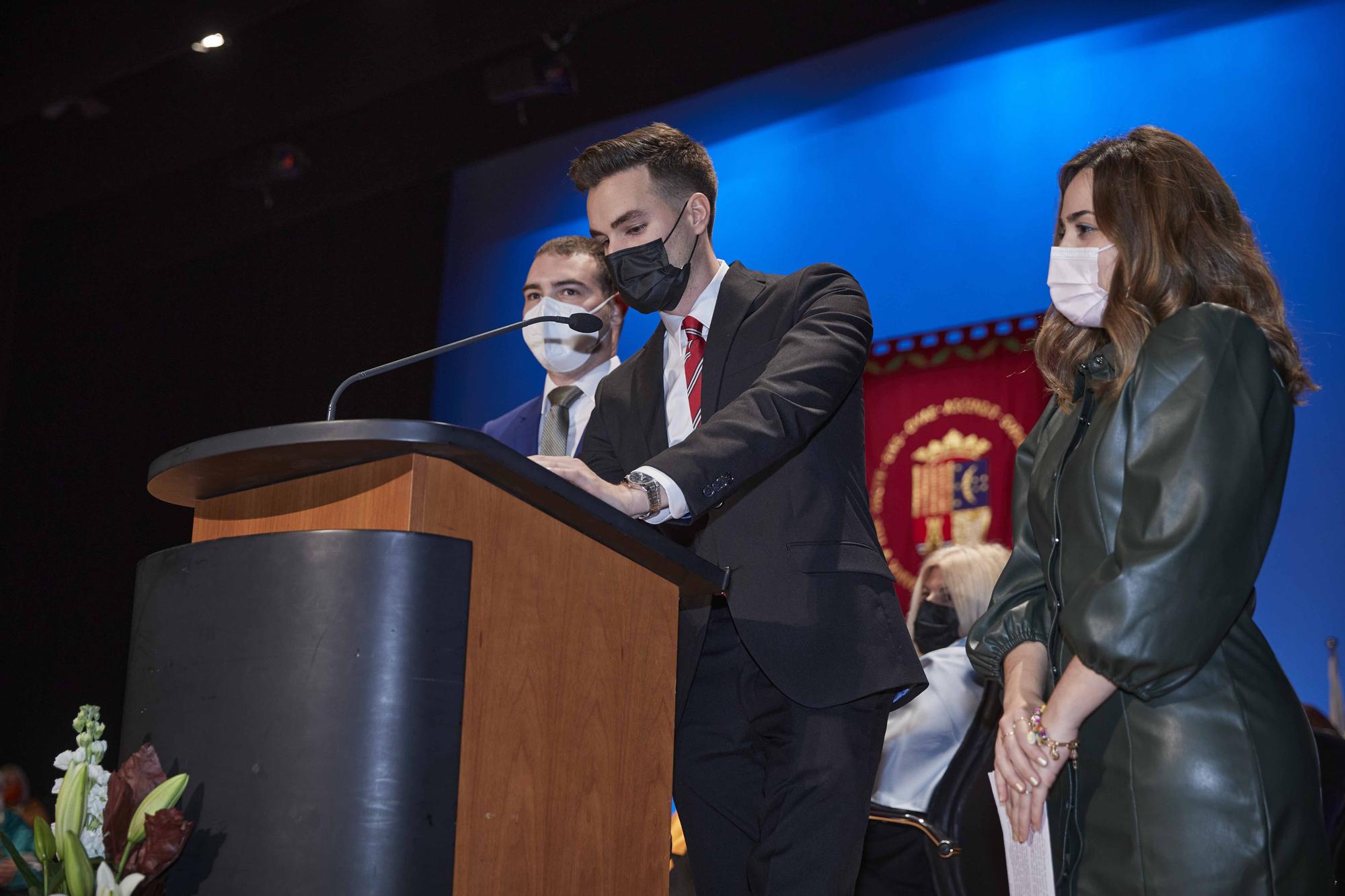 Acto de graduación de los estudiantes que han finalizado sus estudios en los grados en Publicidad y Relaciones Públicas, Trabajo Social, Sociología y en los másteres universitarios en Comunicación e Industrias Creativas, Innovación Social y Dinámicas de Cambio y Comunicación Digital.