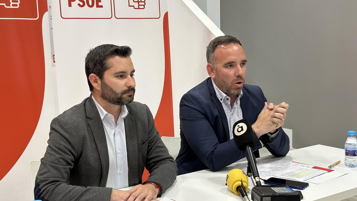 Samuel Falomir y Rafa Simó, este lunes en la sede del PSPV de Castellón.