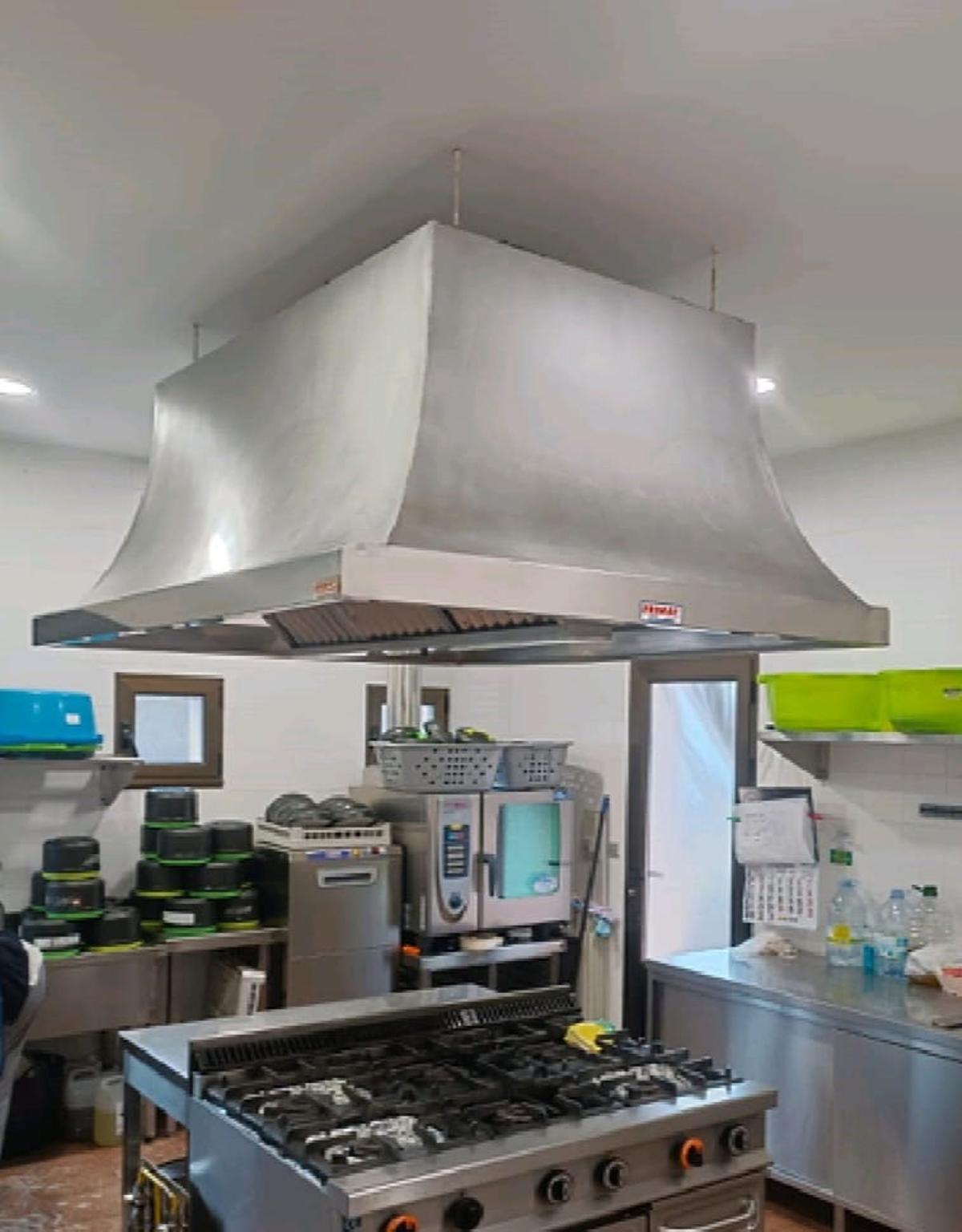 Cocina del comedor social de Sarracín de Aliste.