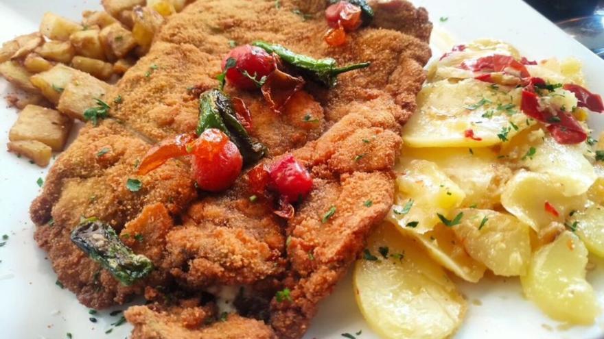 El mejor cachopo de Canarias (y de los mejores de España) está en Tenerife: así se prepara el plato estrella de este restaurante