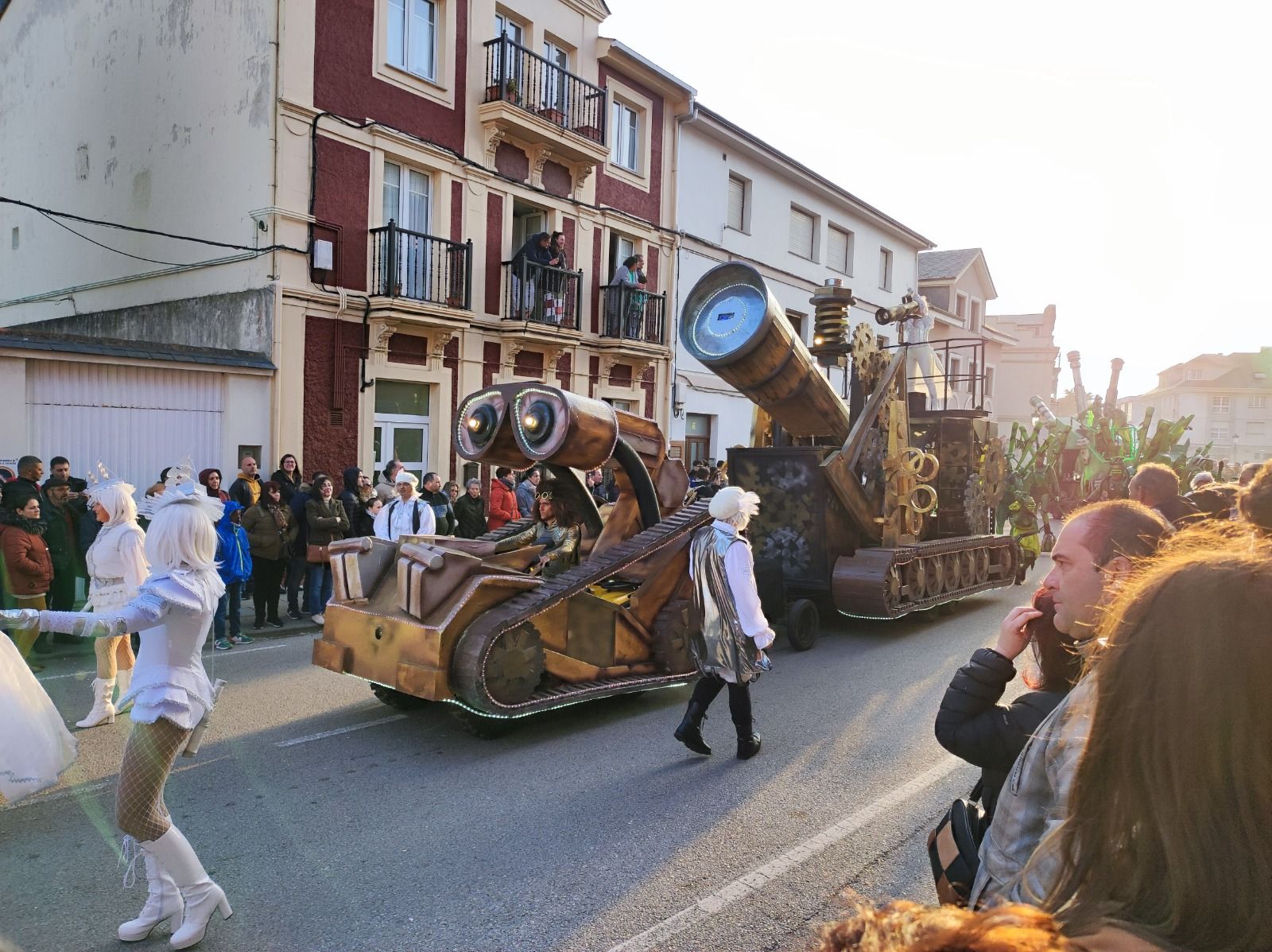 El descubrimiento de Gaitaxia en el desfile de Tapia de Casariego.