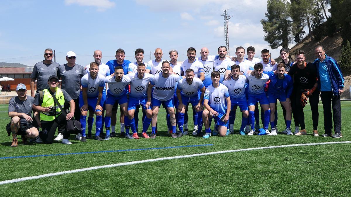 La `plantilla del FC Fàtima posa per a la fotografia oficial de la temporada