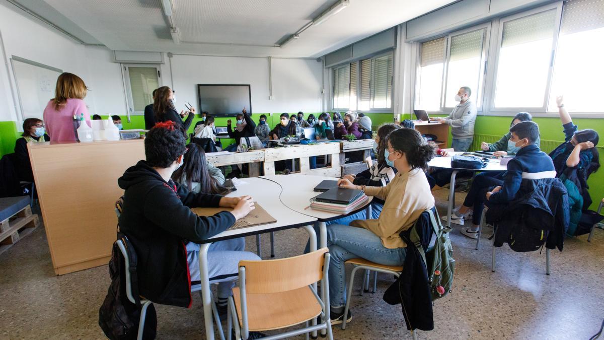 Alumnos del instituto Jaume Cabré de Terrassa, centro que trabaja por ámbitos y con docencia compartida.