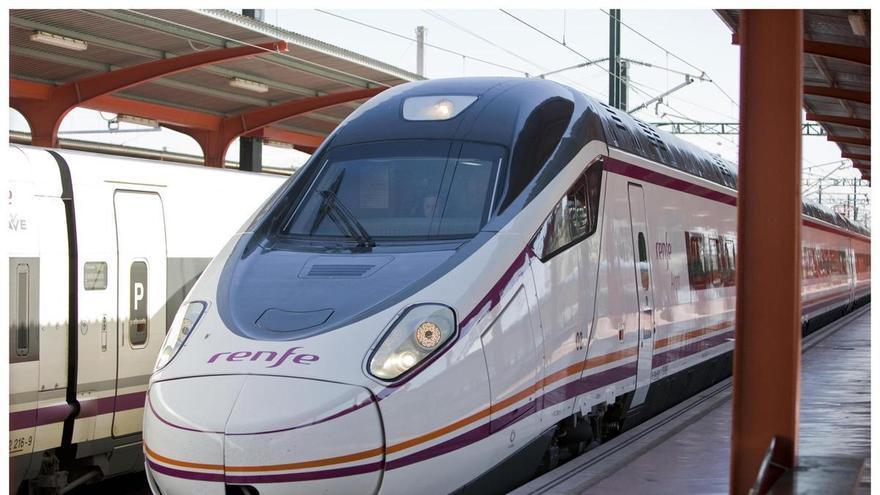 Un tren Avant que salió de Antequera arrolla a un animal en Córdoba sin afectar al servicio