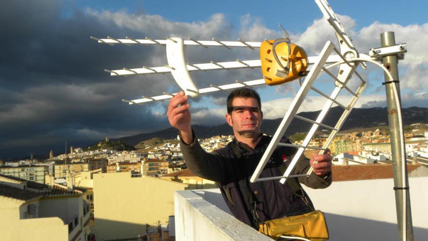 Las antenas comunitarias deben ser revisadas por un antenista.