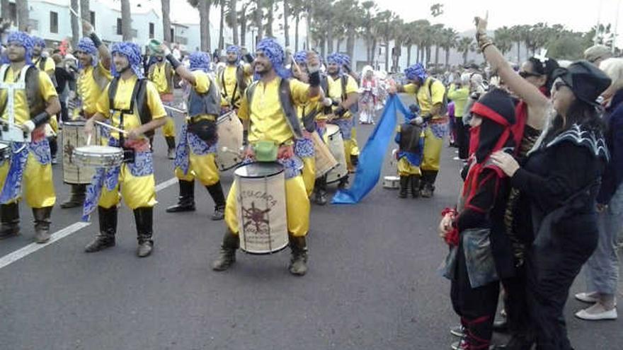 Playa Blanca despide los carnavales de la Isla