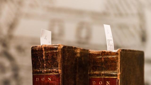 Dos ejemplares antiguos del Quijote se subastan por 504.000 euros en París