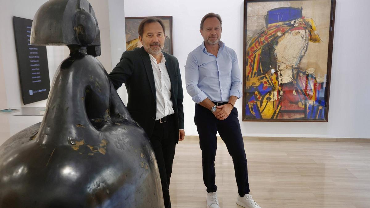 Los hermanos Vicente y Alejandro Segrelles celebran los 40 años de la Galería Benlliure.
