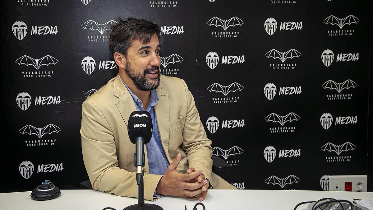 Javier Solís en el estudio de VCF Media