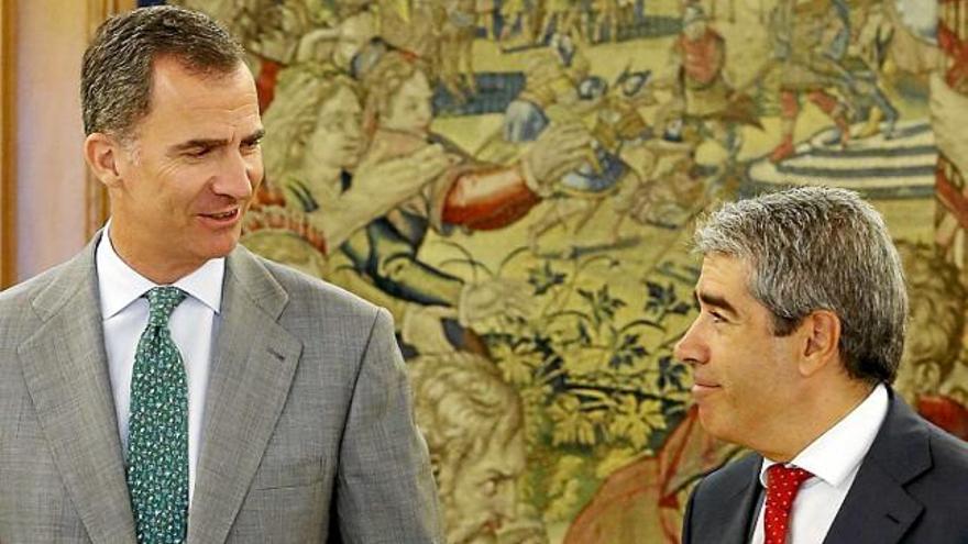 Felip VI es va entrevistar ahir amb Francesc Homs a la Zarzuela