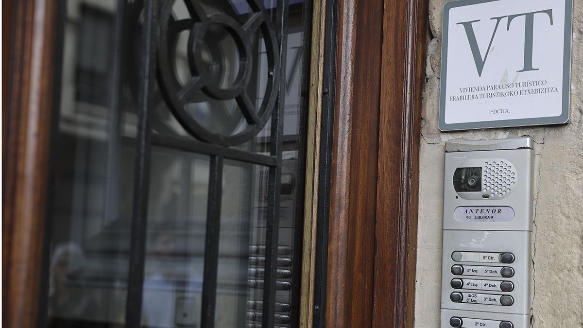 El Gobierno español sanciona con 64 millones a Airbnb por anunciar viviendas sin licencia