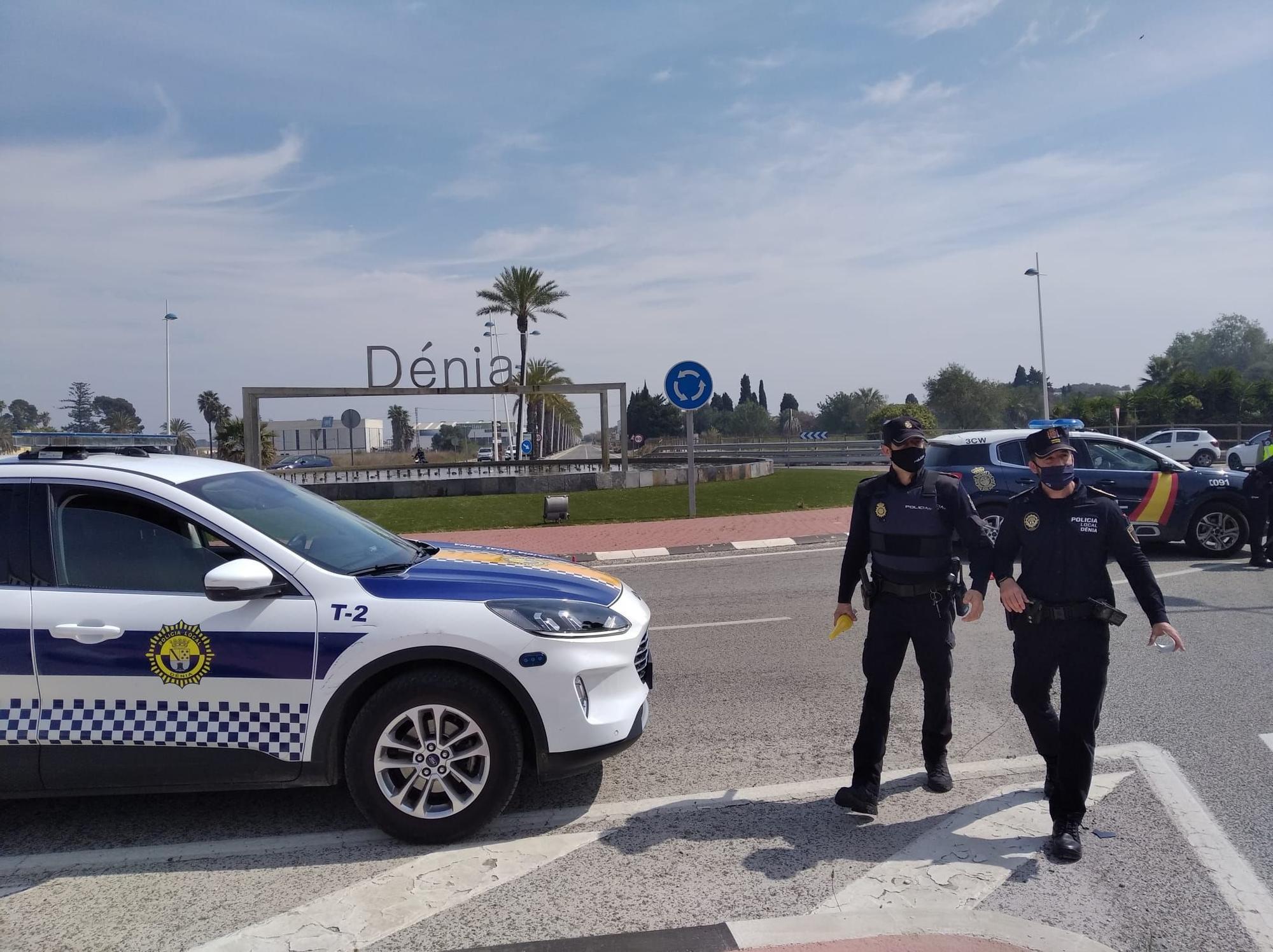 Controles de acceso en Dénia para evitar la llegada de turista de fuera de la Comunitat Valenciana