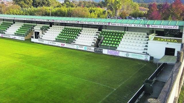 Campo de O Vao, escenario en donde juega sus partidos oficiales el Coruxo de Segunda RFEF. | // FDV