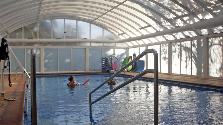 Piscina del centro Mater Misericordia de Palma donde falleció el jueves una interna discapacitada.