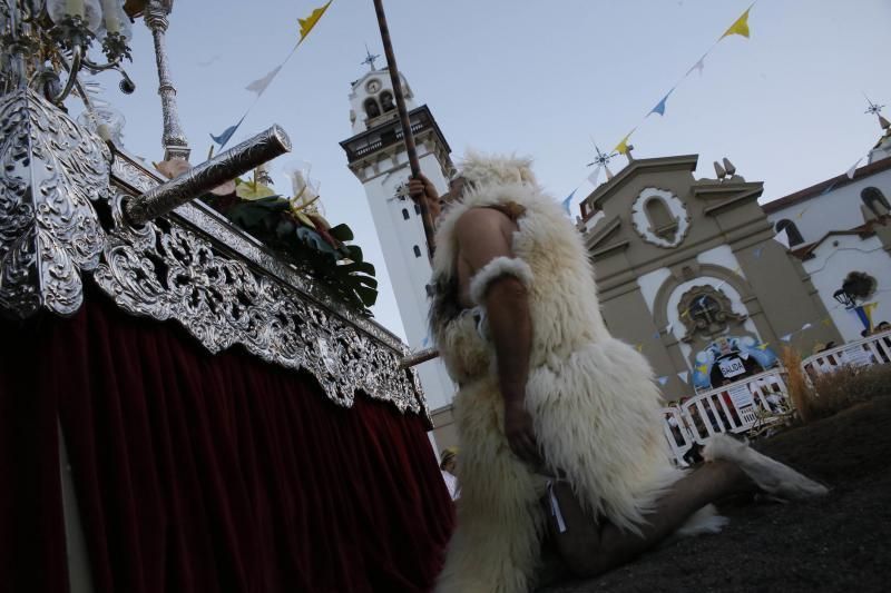 Representación del hallazgo de la Virgen de Candelaria por los guanches 2016