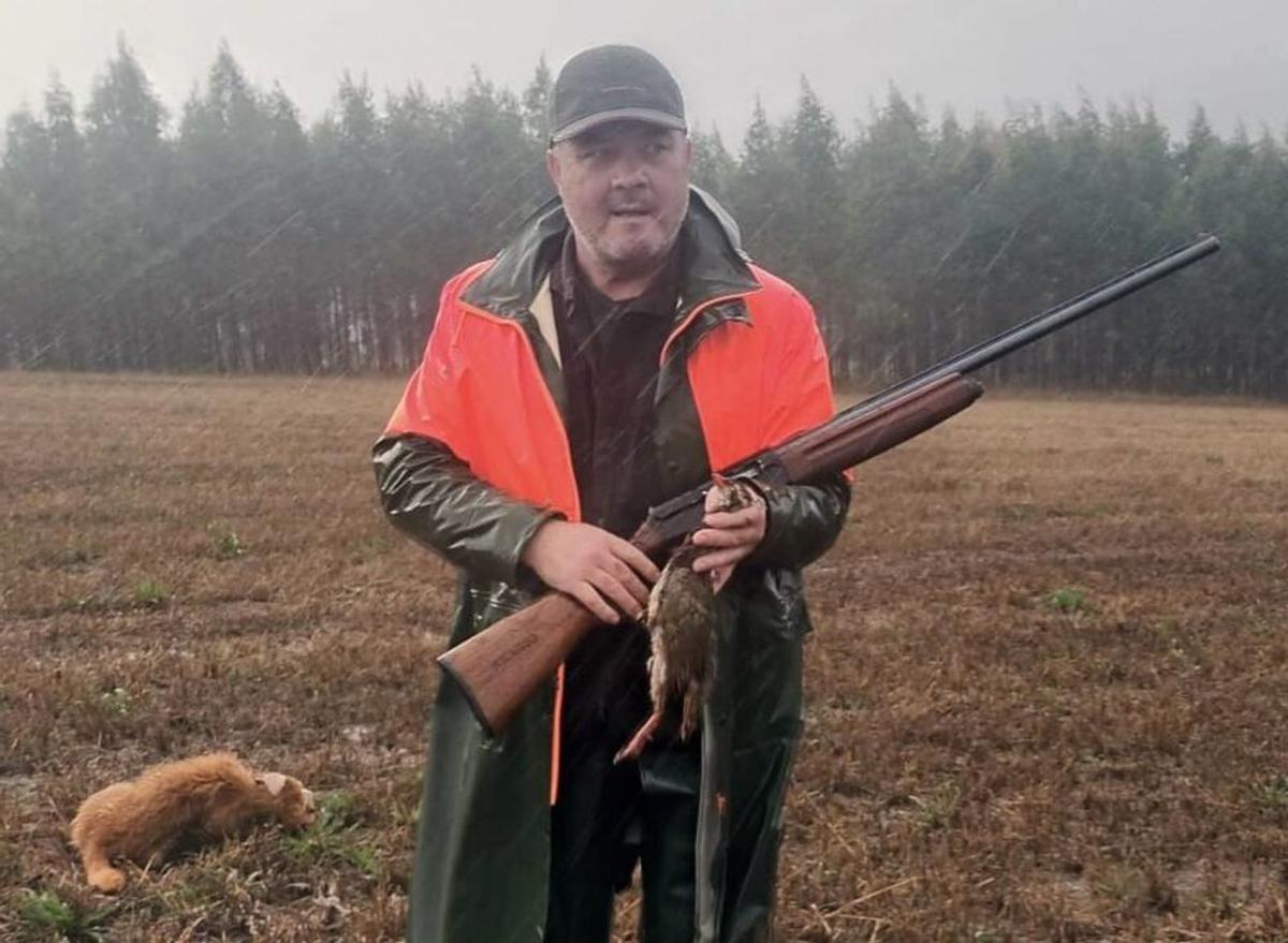 Cartel de los comuneros 
de Bermés en O Carrio. 
|  Bernabé/Ángel Abeledo