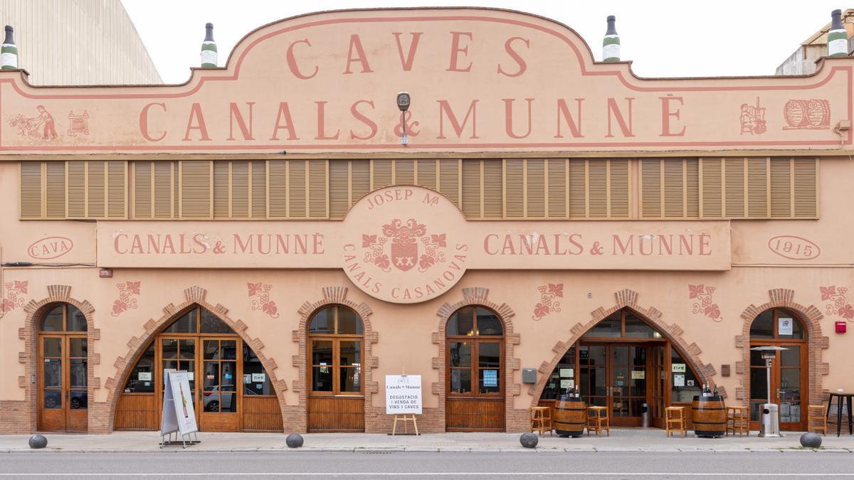 Caves Canals &amp; Munné