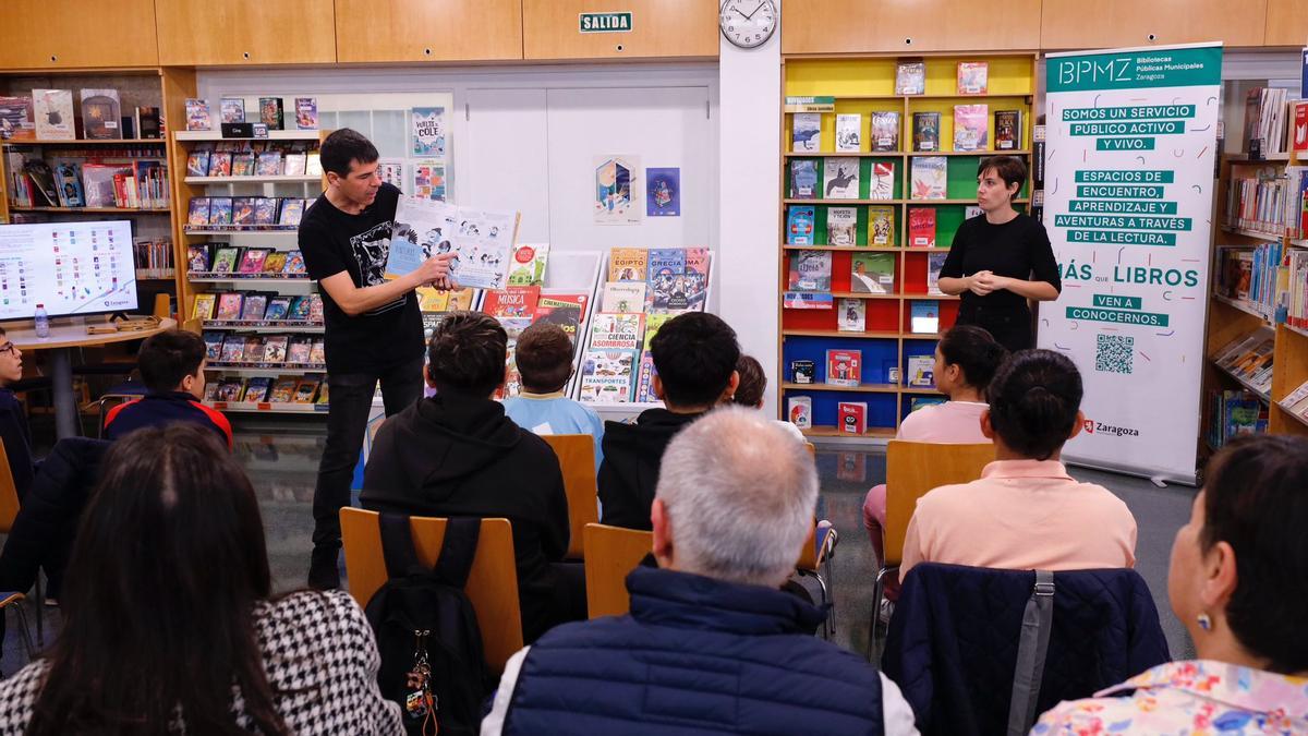 El escritor Roberto Malo, este martes en la presentación de la campaña.