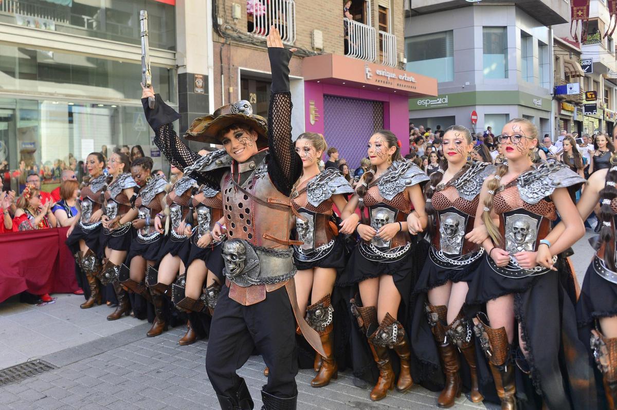 Un espectacular desfile infantil recorre las calles Un espectacular desfile infantil recorre las calles