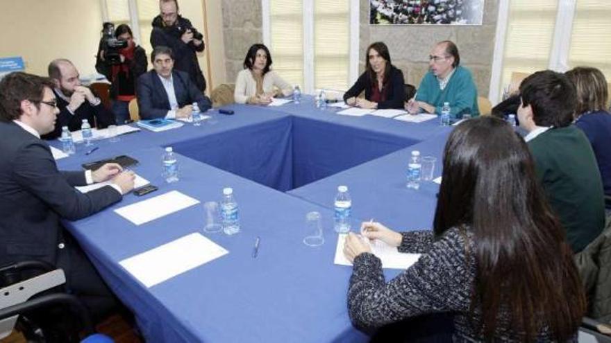 El comité organizador del XVI Congreso provincial del PP se reunió ayer.  //Rafa Vázquez
