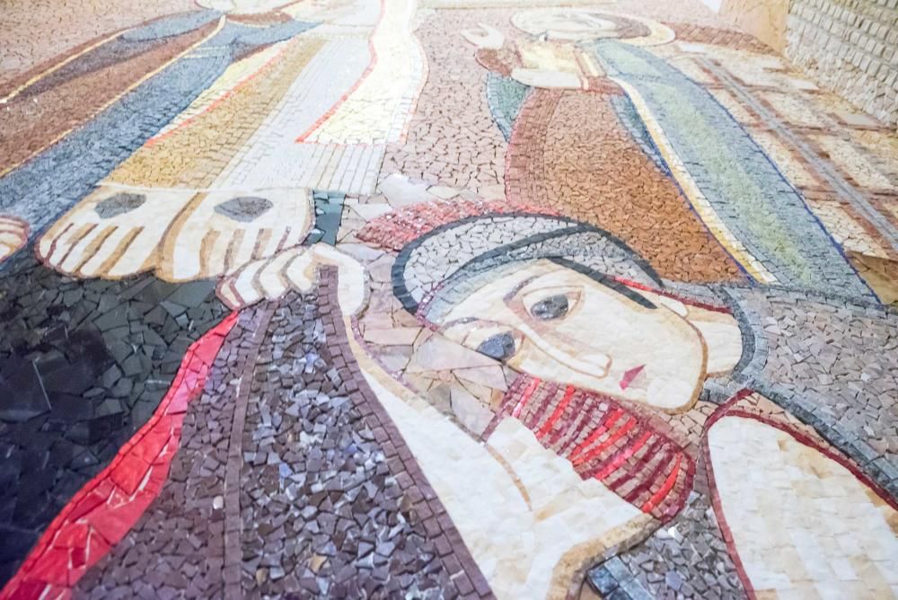 Presentació dels mosaics de La Cova