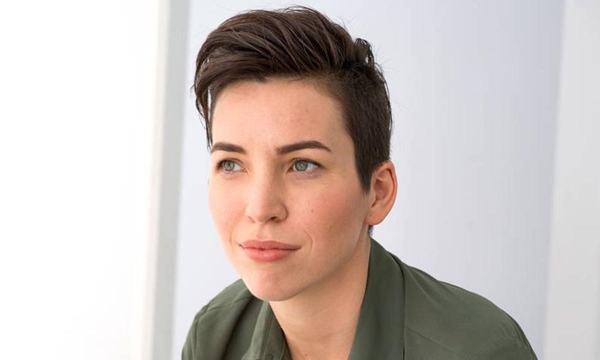 La escritora estadounidense Julia Phillips, autora de 'Oso'.