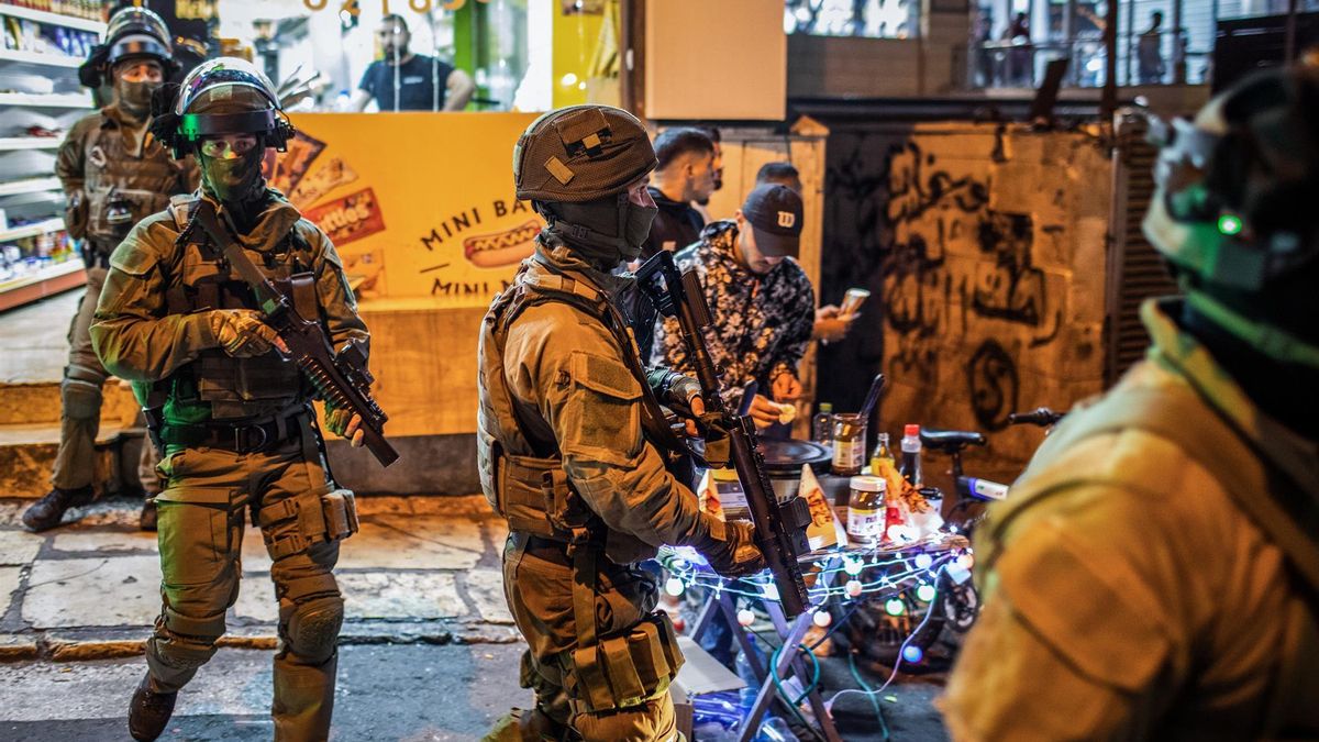 Israeli security forces are deployed during a demonstration against the planned eviction process for Palestinians in the Sheikh Jarrah neighborhood. Israeli security forces are deployed during a demonstration against the planned eviction process for Palestinians in the Sheikh Jarrah neighborhood.