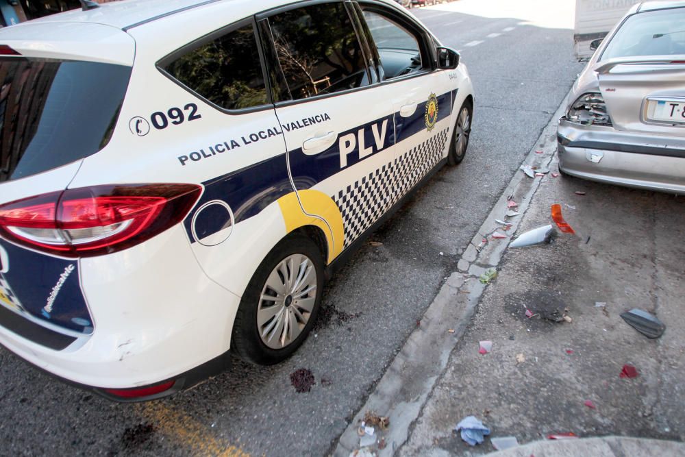 Fotos: Muere un motorista en un accidente de tráfico en Valencia