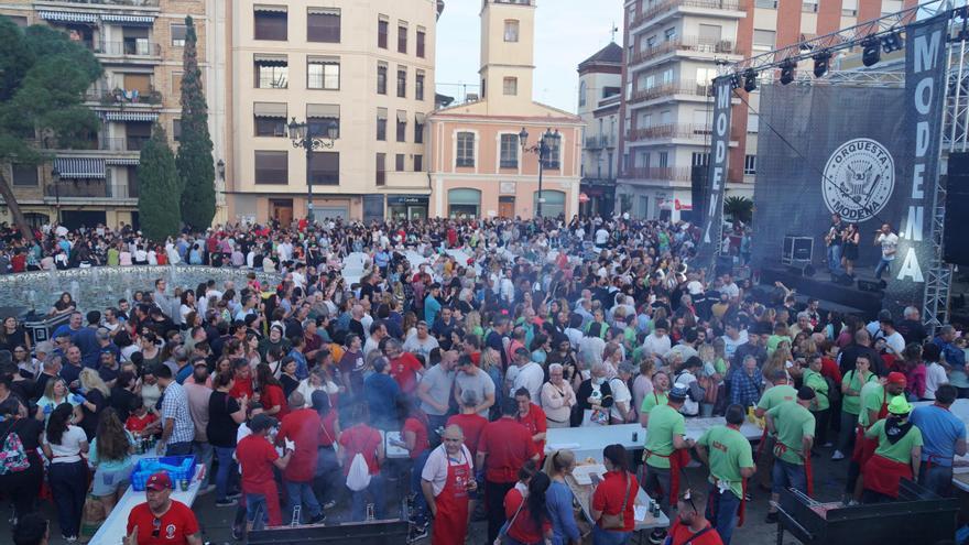 La música vuelve a Burjassot para celebrar el 1 de Mayo con merienda y cena popular