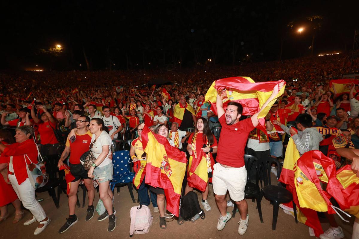 Afición de España en Castrelos durante la final del mundial en el Auditorio de Castrelos