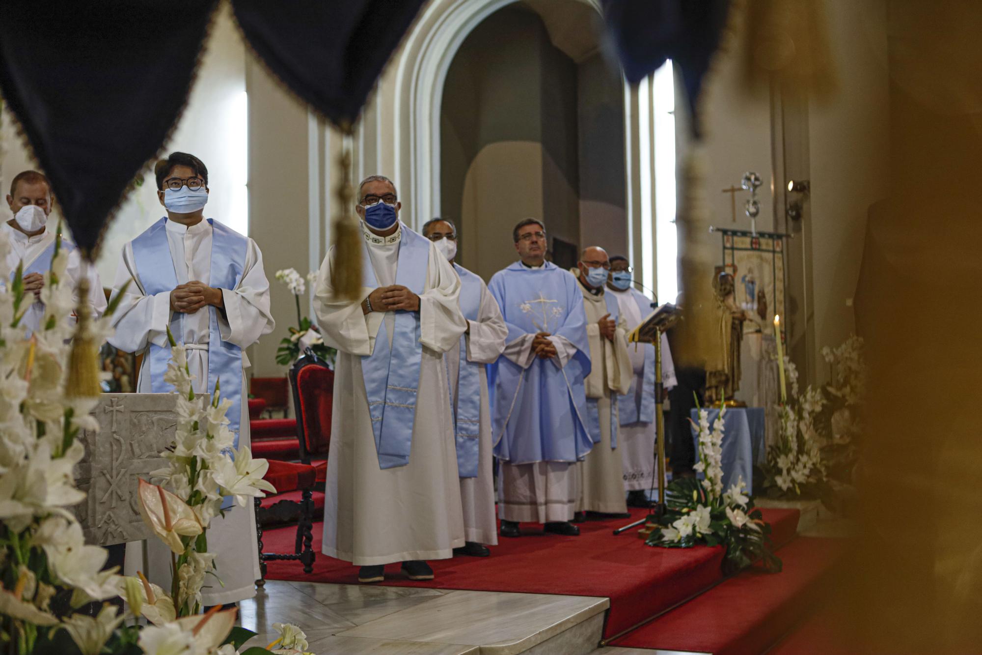 Alcoy homenajea a su patrona con flores