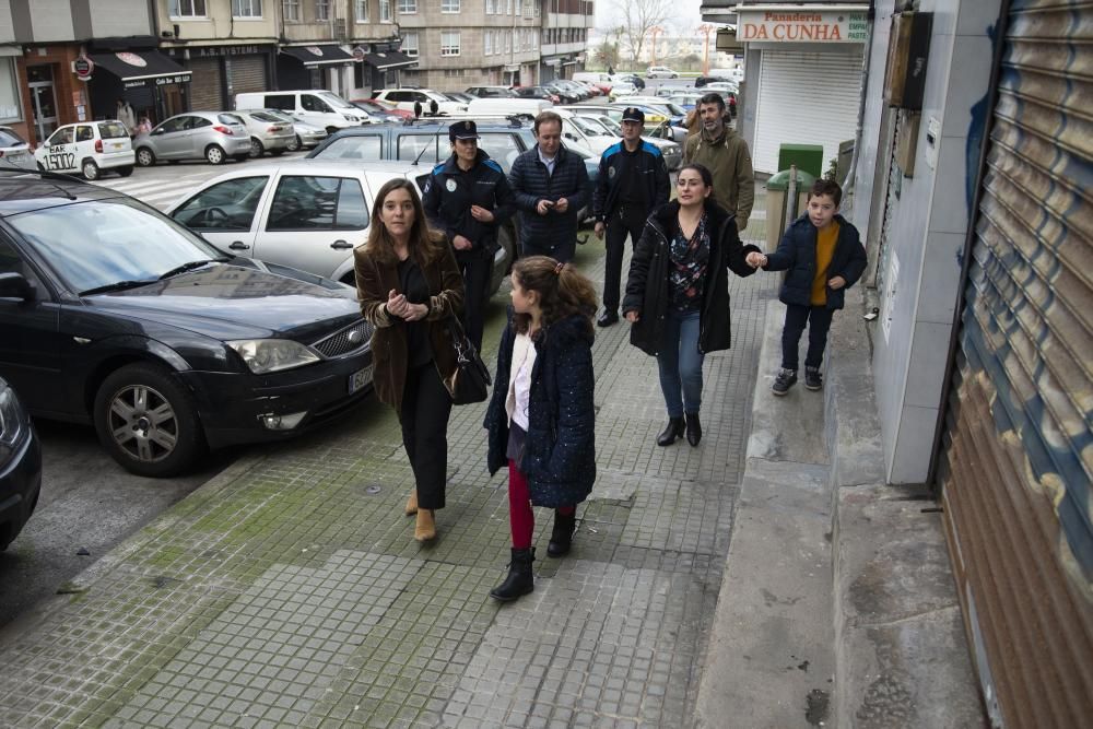 Inés Rey analiza la movilidad en Monte Alto con los vecinos del barrio