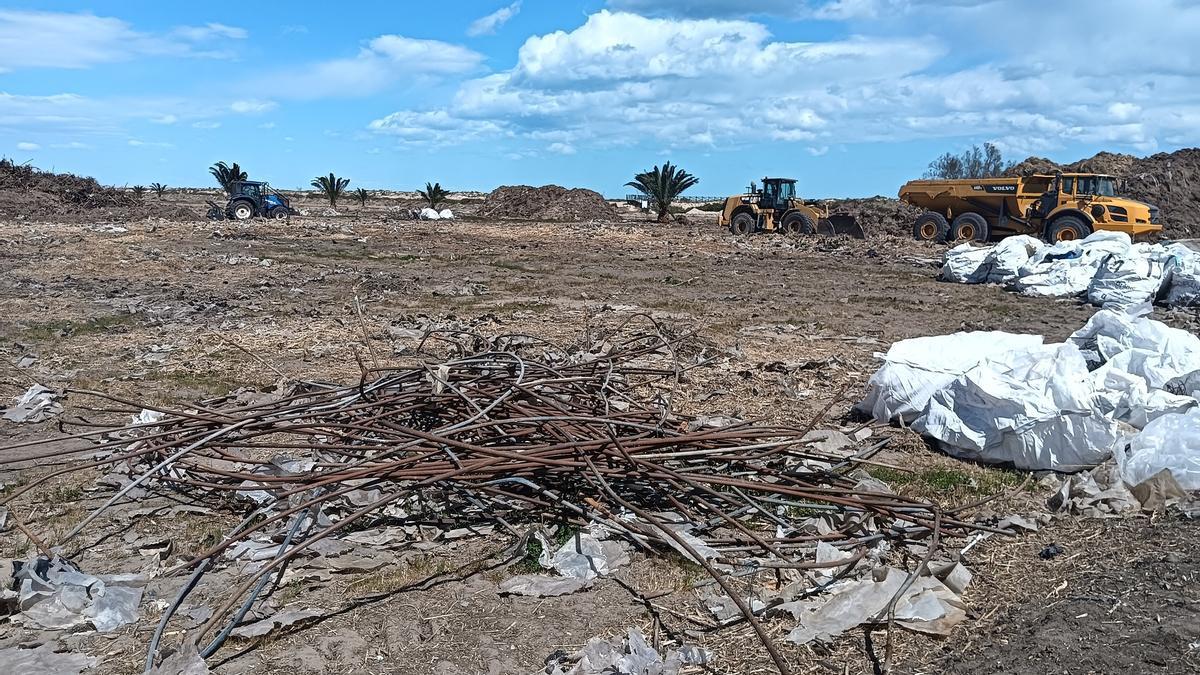 Maquinaria pesada en la zona.