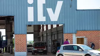 Aviso de la DGT: a partir de ahora, estos coches no tienen que pasar la ITV