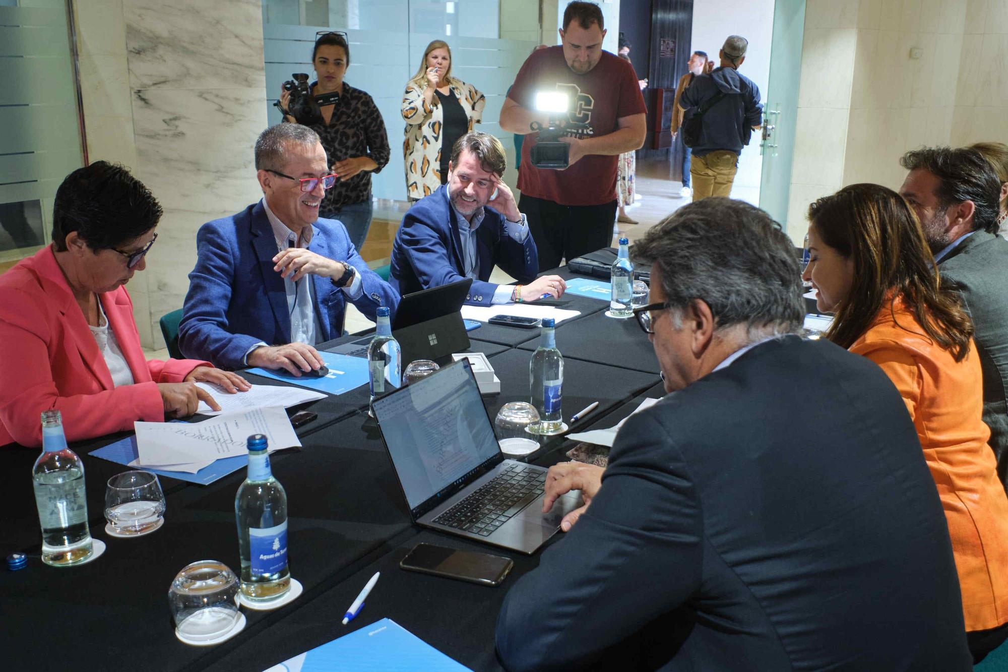 Pacto entre CC y PP en el Cabildo de Tenerife