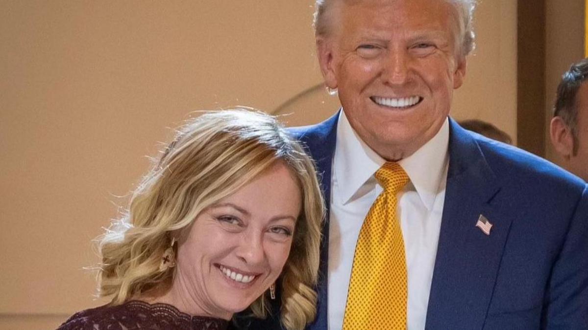 La primera ministra italiana, Giorgia Meloni, junto al presidente electo de EEUU, Donald Trump