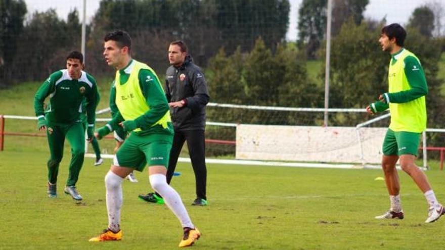 Imagen del entrenamiento de ayer por la tarde en las instalaciones de Mareo.