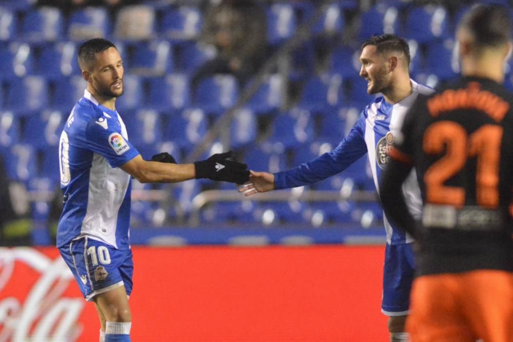 El Dépor cae en Riazor ante el Valencia