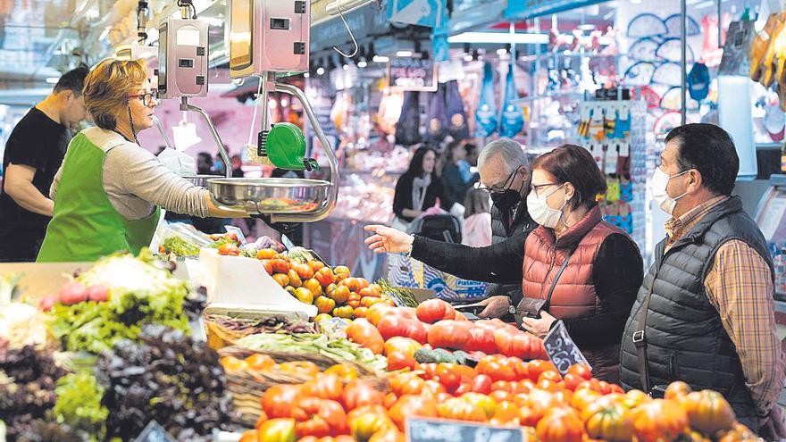 Un estudi analitza la penetració del valencià al comerç local